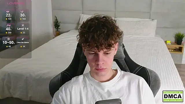 cute thomas online show from December 29, 2024, 4:38 am