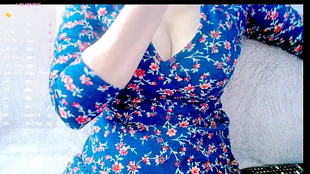 AmazingBitch online show from October 6, 2025, 7:06 am