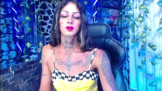 kissingdevil online show from January 12, 2025, 1:21 am