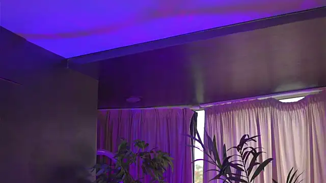 HotSkinnyX online show from September 29, 2025, 6:29 am