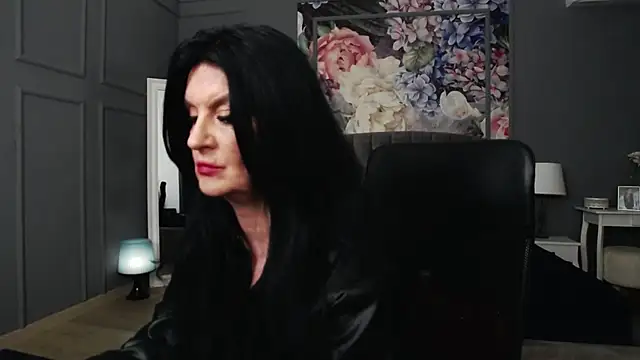 Snapshot of DomMelissaW chatting on December 23, 2024, 1:18 am DomMelissaW online show from December 23, 2024, 1:18 am