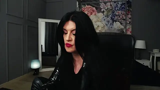 Snapshot of DomMelissaW chatting on February 21, 2025, 2:39 am DomMelissaW online show from February 21, 2025, 2:39 am