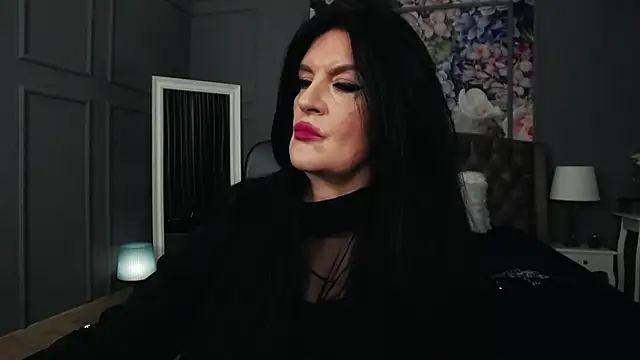 Snapshot of DomMelissaW chatting on October 8, 2025, 4:37 pm DomMelissaW online show from October 8, 2025, 4:37 pm