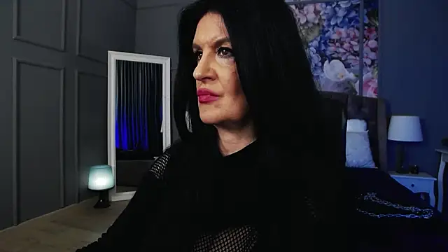 Snapshot of DomMelissaW chatting on December 22, 2025, 11:57 pm DomMelissaW online show from December 22, 2025, 11:57 pm