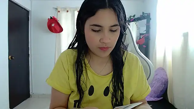 InocentHeaven1 online show from February 8, 2025, 1:22 pm