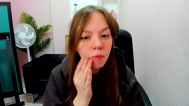 Persephoni online show from March 2, 2025, 5:44 am