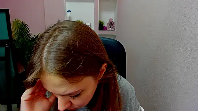 Persephoni online show from November 17, 2025, 1:28 pm