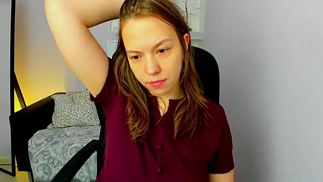 Snapshot of Persephoni chatting on April 24, 2026, 10:39 am Persephoni online show from April 24, 2026, 10:39 am