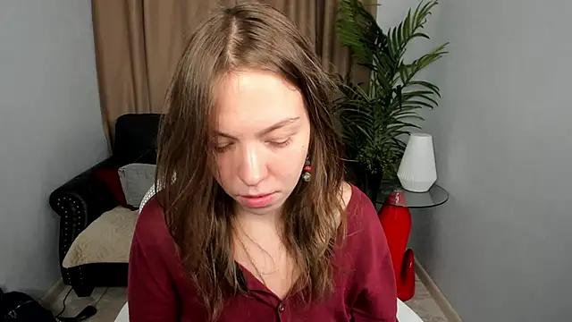 Snapshot of Persephoni chatting on May 10, 2026, 5:34 am Persephoni online show from May 10, 2026, 5:34 am