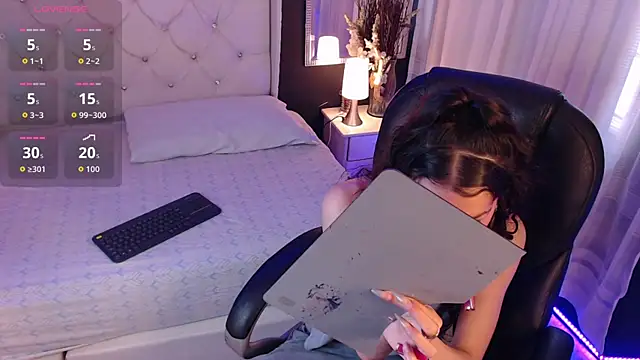 LiaVillalobos online show from October 20, 2025, 12:38 pm