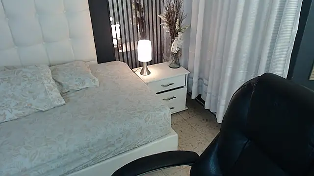 LiaVillalobos online show from February 10, 2026, 11:58 am