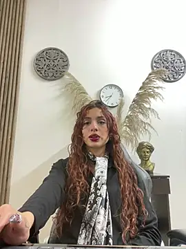 LiaVillalobos online show from April 21, 2026, 1:39 pm