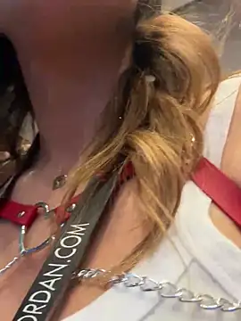 Snapshot of LeaGambit__ chatting on January 24, 2025, 12:20 am LeaGambit online show from January 24, 2025, 12:20 am