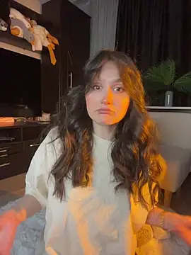 itssophiie online show from April 10, 2026, 6:23 pm