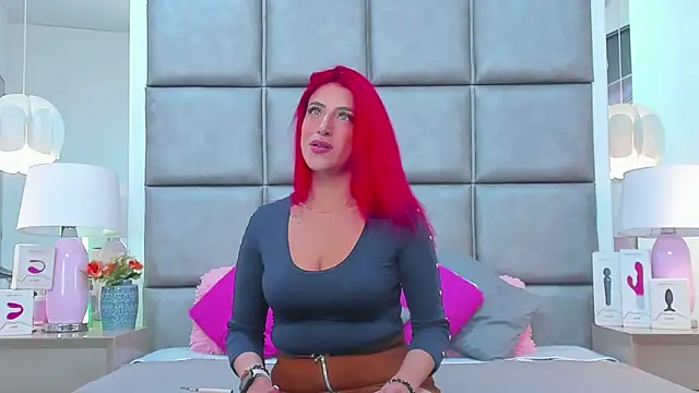 AllissaBrowm online show from February 7, 2025, 5:40 pm