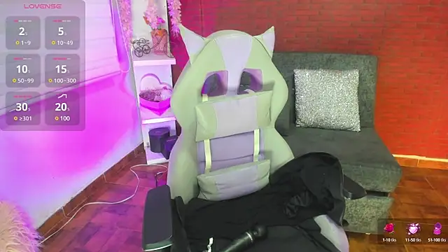 lucy beatifull online show from February 28, 2025, 2:53 am