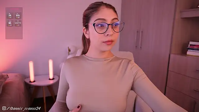 annie24 evans online show from November 2, 2025, 9:17 pm