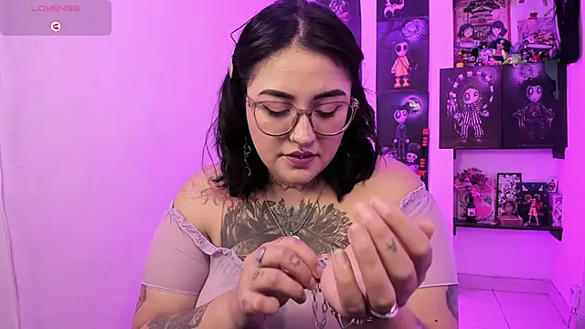  Ali Brinck  online show from October 10, 2025, 1:48 am