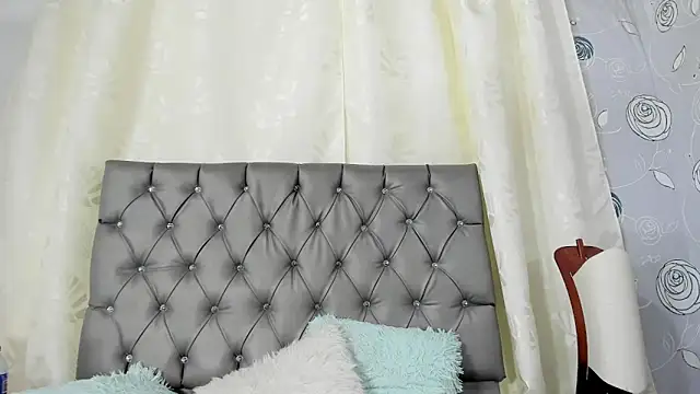 luna evaa online show from February 18, 2025, 5:42 pm