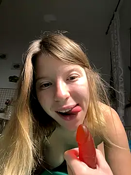 kimczii online show from November 20, 2025, 7:08 am