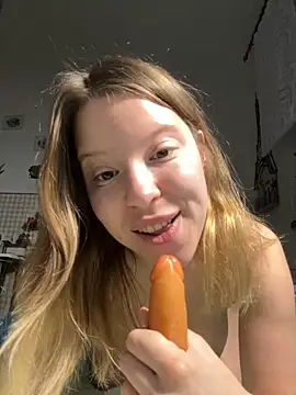 kimczii online show from April 23, 2026, 6:25 am