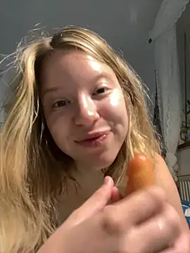 Snapshot of kimczii chatting on July 7, 2026, 6:16 am kimczii online show from July 7, 2026, 6:16 am