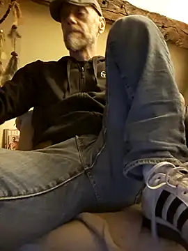 eddouxxx78 online show from May 5, 2026, 2:36 pm