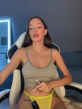 Snapshot of julia_fly chatting on July 7, 2026, 7:23 am julia fly online show from July 7, 2026, 7:23 am