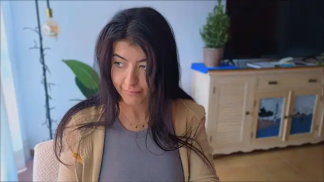 anabelcurvy online show from December 18, 2024, 1:02 pm