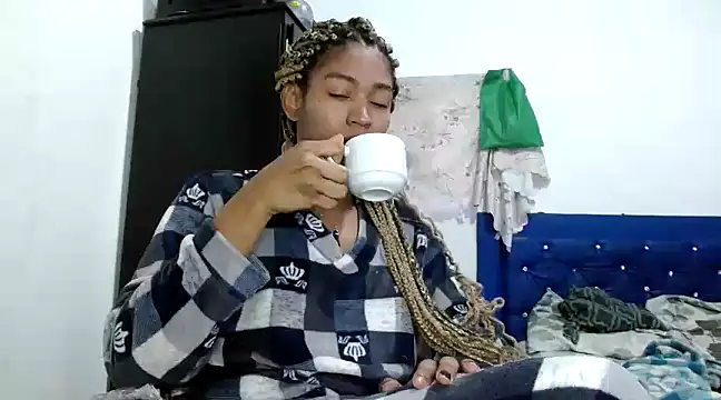 angelamarie1 online show from January 15, 2025, 11:32 am