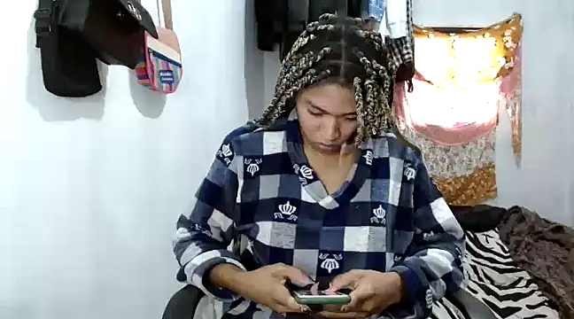 angelamarie1 online show from February 17, 2025, 12:59 pm