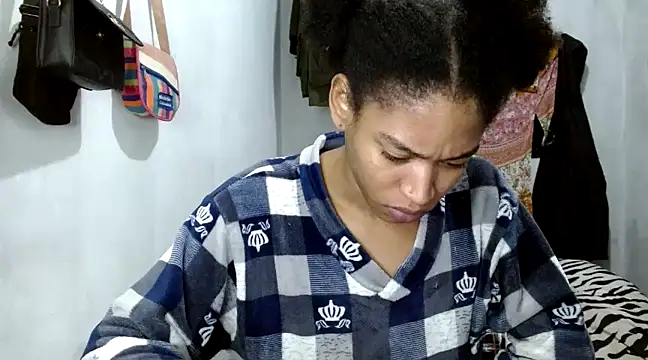 angelamarie1 online show from March 11, 2025, 10:18 am