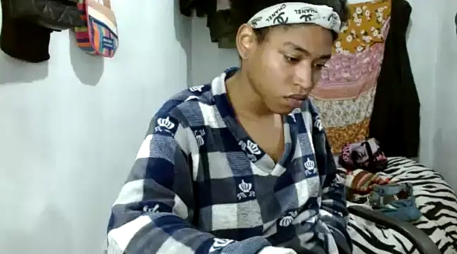 angelamarie1 online show from March 14, 2025, 11:23 am