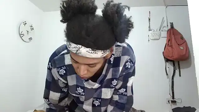 angelamarie1 online show from November 9, 2025, 3:43 pm