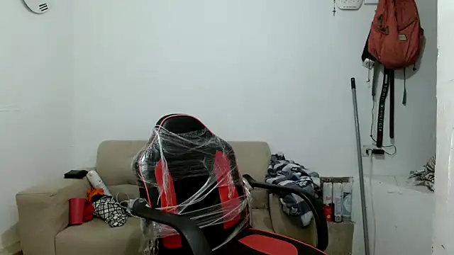 angelamarie1 online show from November 18, 2025, 9:41 pm