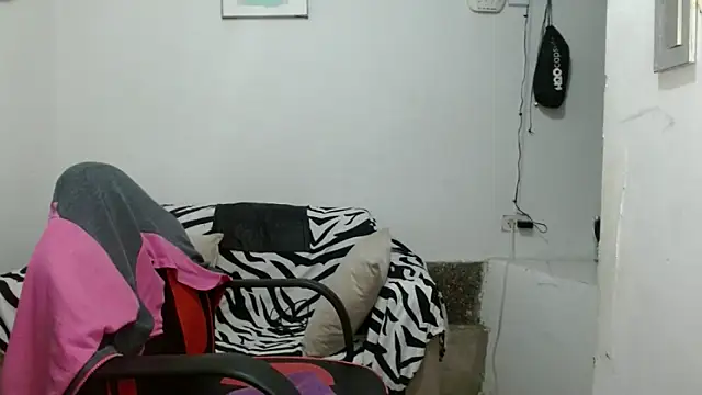 angelamarie1 online show from March 27, 2026, 12:05 am