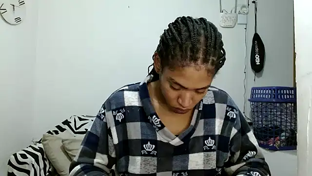 angelamarie1 online show from April 18, 2026, 7:12 am