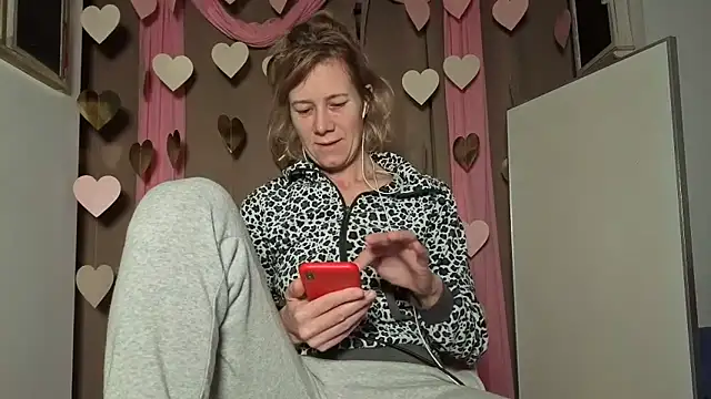 Snapshot of Lola_Belgium chatting on February 8, 2026, 6:28 am Lola Belgium online show from February 8, 2026, 6:28 am