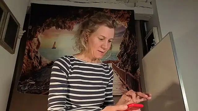 Snapshot of Lola_Belgium chatting on June 4, 2026, 6:08 am Lola Belgium online show from June 4, 2026, 6:08 am