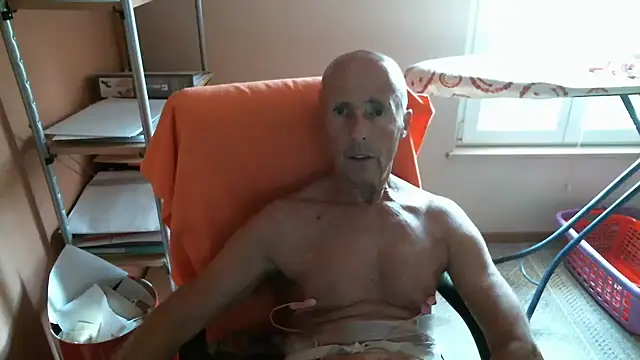 Snapshot of olibrius71 chatting on July 11, 2026, 5:59 pm olibrius71 online show from July 11, 2026, 5:59 pm