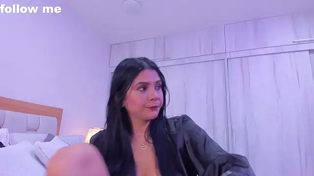 paola rodriguez online show from February 18, 2025, 7:09 pm