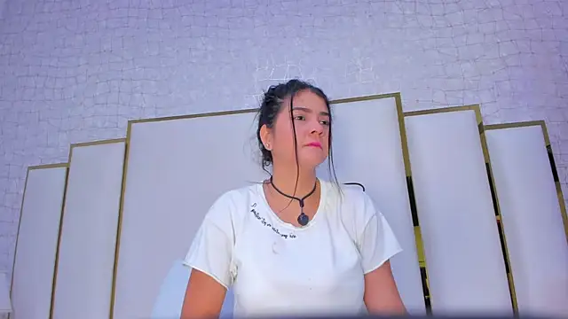 paola rodriguez online show from September 21, 2025, 11:45 am