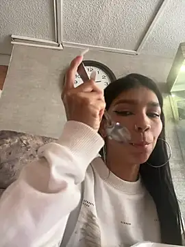 LauraAristizabal online show from January 25, 2025, 7:39 pm