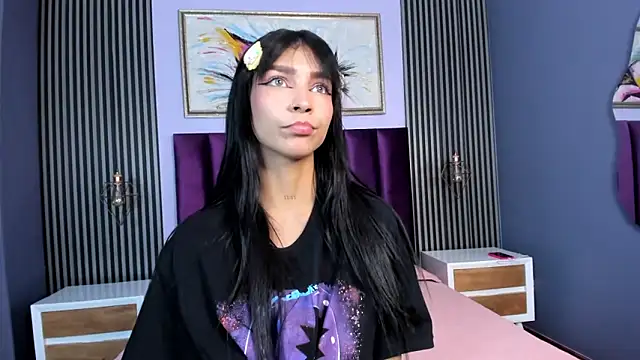 LauraAristizabal online show from March 12, 2025, 4:13 pm