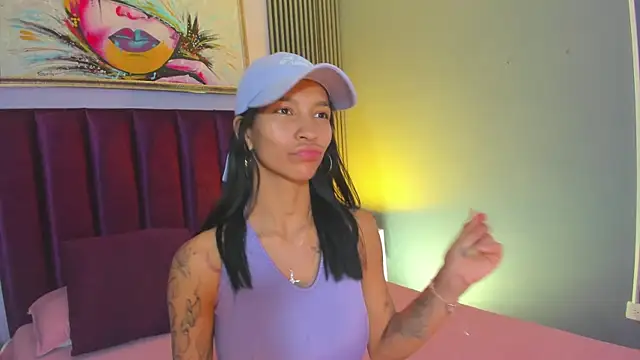 LauraAristizabal online show from February 13, 2026, 12:45 pm