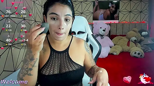 vane lopez  online show from September 25, 2025, 6:55 pm