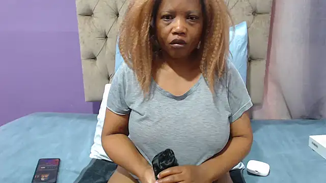 Snapshot of PeachAss4UU chatting on July 29, 2026, 6:33 am PeachAss4UU online show from July 29, 2026, 6:33 am