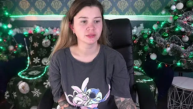 AmellyMilly online show from December 18, 2025, 7:53 pm