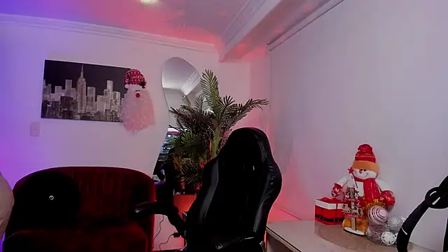 Meghan320 online show from January 5, 2025, 11:37 am