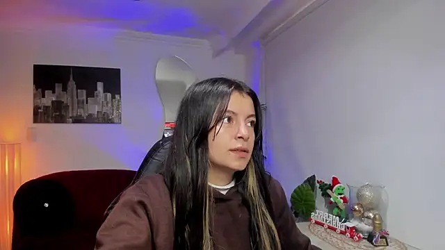 Meghan320 online show from December 18, 2025, 11:49 am